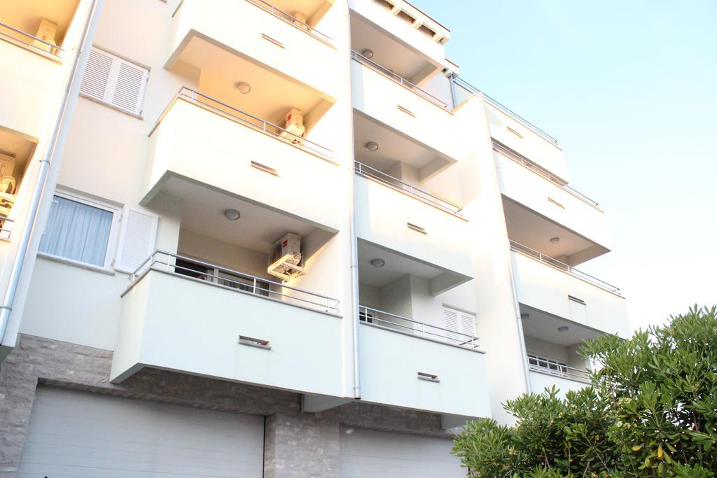 Villa Laurus Kožino Exteriör bild