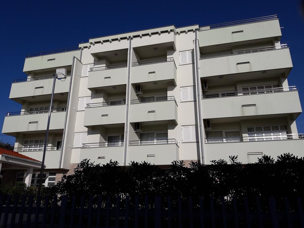 Villa Laurus Kožino Exteriör bild